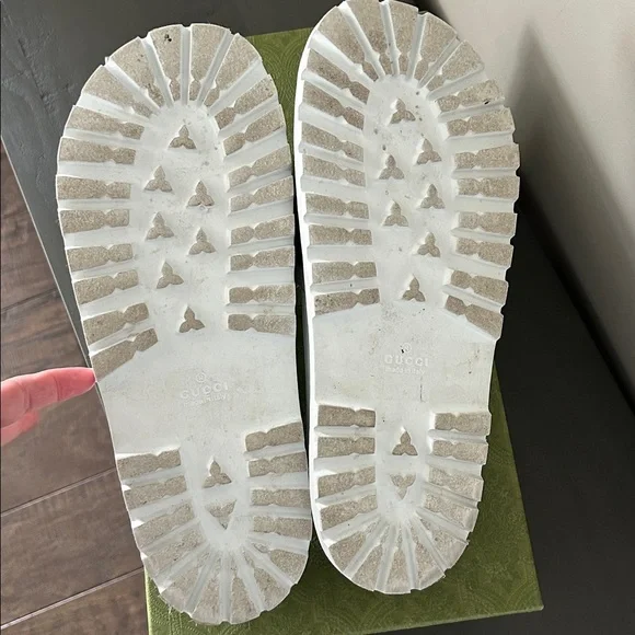Men’s Gucci slides- original price $510 authentic with box